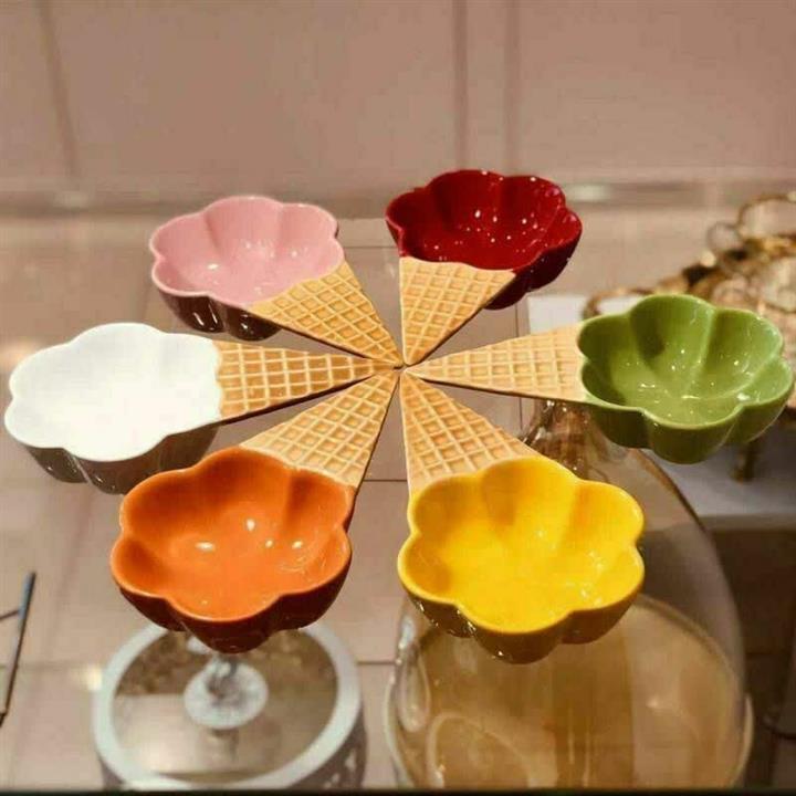 بستنی خوری