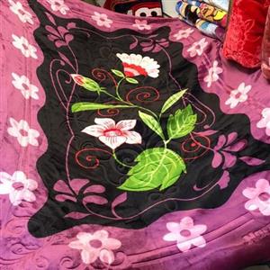 پتوی یک نفره نرمینه نسیم گلدار گل برجسته با کیفیت بالا ساکدار