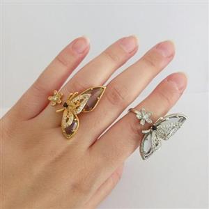 انگشتر  پروانه استیل و رنگ ثابت، بسیار شیک و دارای طرحی خاص