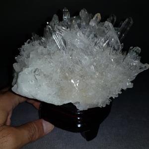 گوهر سنگ ناب بلور سنگ با بی شمار کریستال شفاف یک قطبی و دو قطبی بکر و طبیعی وموزه ای کد 68