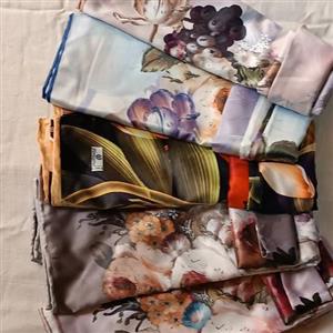 روسری ساتن ابریشم مجلسی زنانه،رنگبندی مشابه عکس،سایز 120برندسیماور