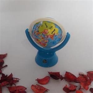 مداد تراش پایه دار طرح کره  زمین