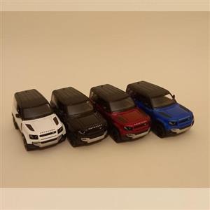 ماکت ماشین Land Rover Defefender جدید برند کیناسمارت مقیاس 1:36 طول 13 سانتی متر زیبا و دقیق با نمونه واقعی دو درب بازشو