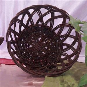 سبد سبزی خوری با چوب ارغوان بافته شده