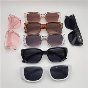 عینک آفتابی زنانه تامفورد کد 3809ساخت ایتالیا یوی 400  فرم کاچویی