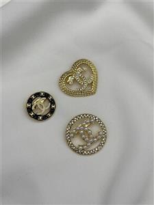 سنجاق سینه سه عددی