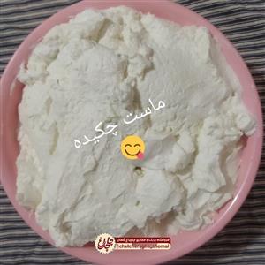 ماست چکیده شیرین محلی و ارگانیک و تضمینی در ظرف های نیم کیلویی