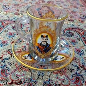 استکان کمر باریک دسته دار ناصری دور طلایی و نعلبکی طرح دار ناصری دورطلایی