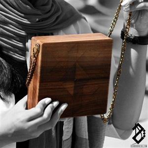 کیف چوبی با حکاکی خطوط زیبا مناسب برای خانم ها و یه کیف خاص برای هدیه دادن