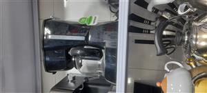 قهوه ساز دیجیتال کاستلو مدل 330 با ضمانت 18 ماهه