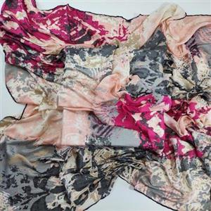 روسری نخی قواره دار بسیار سبک و لطیف140سانت دور دست دوز بسیار راحت با سر خور عالی