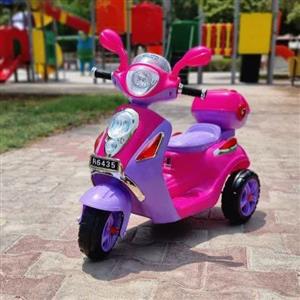 موتور شارژی کودک طرح وسپا  اورجینال دو موتور