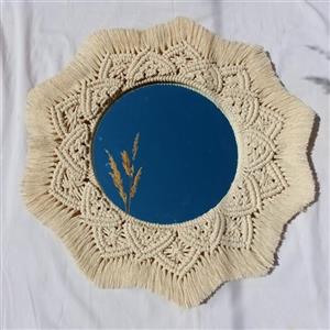 قاب آیینه مکرومه