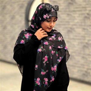 روسری طرح گل سرخ، قواره بزرگ، نخی پاییزه ، دور دست دوز،  برند میس رز