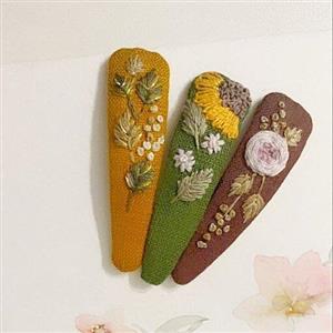 گیره گلدوزی شده