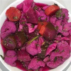 ترشی کلم قرمز(محتوی کلم قرمز،سرکه خونگی،ادویه  مخصوص)