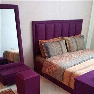 سرویس خواب کامل دونفره(تخت. دوعدد پاتختی. اینه و کشو زیر اینه. دراور. کفی تخت)  **