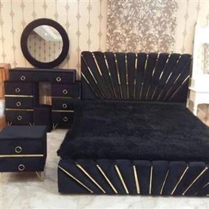 سرویس خواب دو نفره کامل (شامل تخت و کنسول واینه و دوعدد پاتختی و صندلی). هزینه ارسال با مشتری