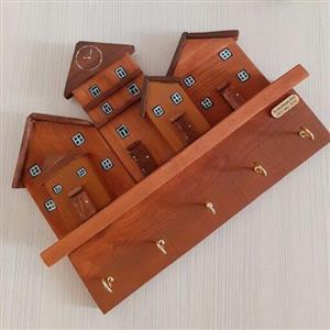 جاکلیدی چوبی دست ساز دیواری رنگ قهوه‌ای