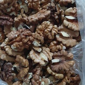 مغز گردو فسنجونی اعلا بدون کپک زده یا سوخته وآشغال پاک شده