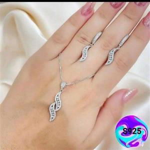 نیم ست نقره زنانه عیار 925و آبکاری طلا سفید بدون ریزش نگین ضد حساسیت 