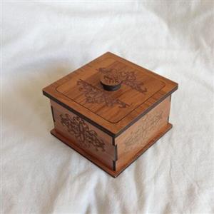 قندان چوبی(ام دی اف3میل) طرح دار(طرح اسلیمی)کوچک