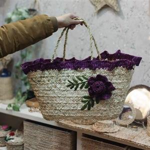 زنبیل حصیری گلدار