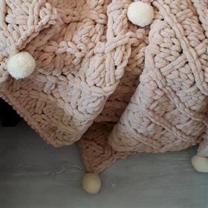 پتوی کودکانه، رنگ کرمی، بافتنی، موجود، سایز 1 در1