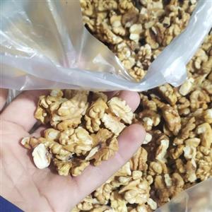 مغز گردوایرانی سفید و پرچرب (یک کیلویی)