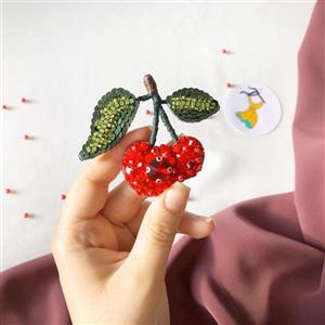 سنجاق سینه جواهردوزی البالو
