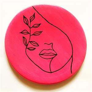 دیوارکوب سفالی15سانتی صورتی. طرح لاین ارت دختر وگلبرگ