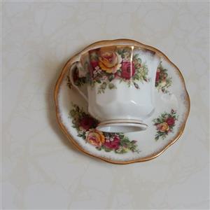 فنجان و نعلبکی انگلیسی