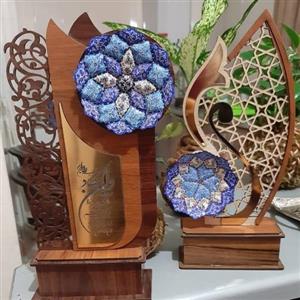 تندیس ان یکاد میناکاری 
