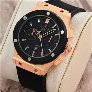 ساعت تقویم دار هابلوت HUBLOT(رنگ مشکی دور قاب مشکی طلایی) کد 1029 به همراه جعبه