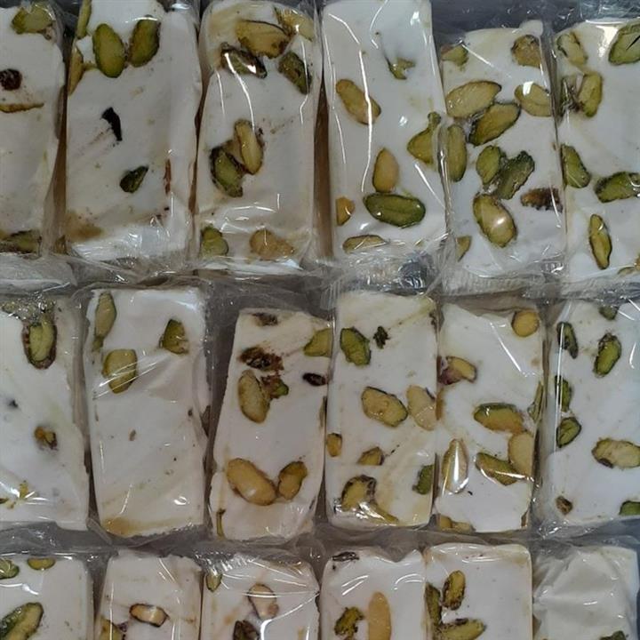قیمت و خرید شکلات نوقا پسته ای 70 درصد ( 1 کیلویی ) رو