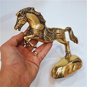 مجسمه برنزی اسب مجسمه برنجی اسب فنگشویی مجسمه اسب برنزی تندیس اسب فنگ شویی نماد اسب وحشی سلما گالری در باسلام