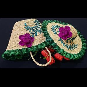 زنبیل و کلاه حصیری بافتی شیک با گلهای حصیری پرچین و خوشرنگ. زنبیل  کلاه خوشکل