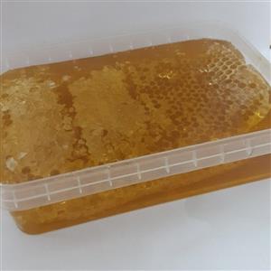 عسل مومدار چندگیاه طبیعی خوانسار ( 900 گرمی )