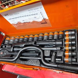 جعبه بکس 24 پارچه کینگ تولز  فشار قوی  کیفیت متوسط درایو یک دوم با دسته هندلی