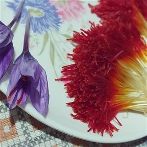 زعفران سنتی قائنات دسته یک مثقالی دارای ضمانت نامه کتبی