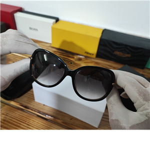 عینک آفتابی زنانه  برند CHANEL کد 2313