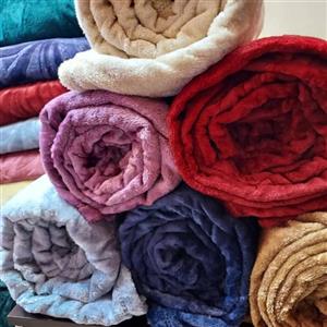 پتوی یکنفره برجسته نرمینه مسافرتی مدل سروین