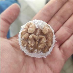 باسلوق (باسلق) گردویی دو پر 3 کیلویی تازه