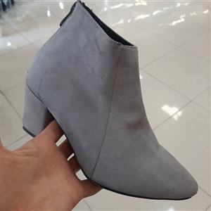 بوت سوییت زنانه طوسی حراج سایز 37 و 38