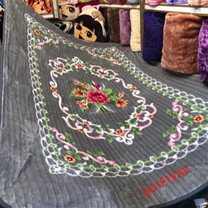 پتوی یک نفره نسیم گلدار نرمینه گل برجسته ساکدار طرح پیلیسه مدل کرکره ای