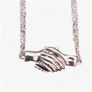 گردنبند استیل دست دوستی مگنتی رنگ ثابت کیفیت عالی رنگ های موجود طلایی و نقره ای و مشکی  مایل دختران و پسران