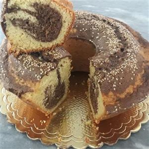 کیک دورنگ صبحانه خانگی،1000گرم با وزن جعبه