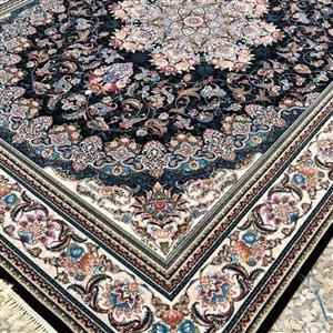 فرش 700 شانه اصلی، تراکم 2550،  رنگ سورمه ای، 9 متری