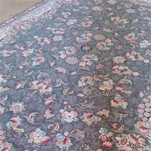 فرش ماشینی جدید 6 متری 700 شانه تراکم 2550  نخ اکرلیک طرح الماس دودی