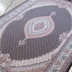 فرش ماشینی نقشه ریز ماهی 6 متری 700شانه رنگ سرمه ای تراکم 2550